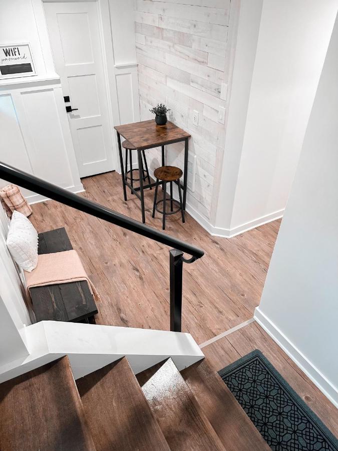 The Victoria Suite In Elora- King Bed Exterior foto